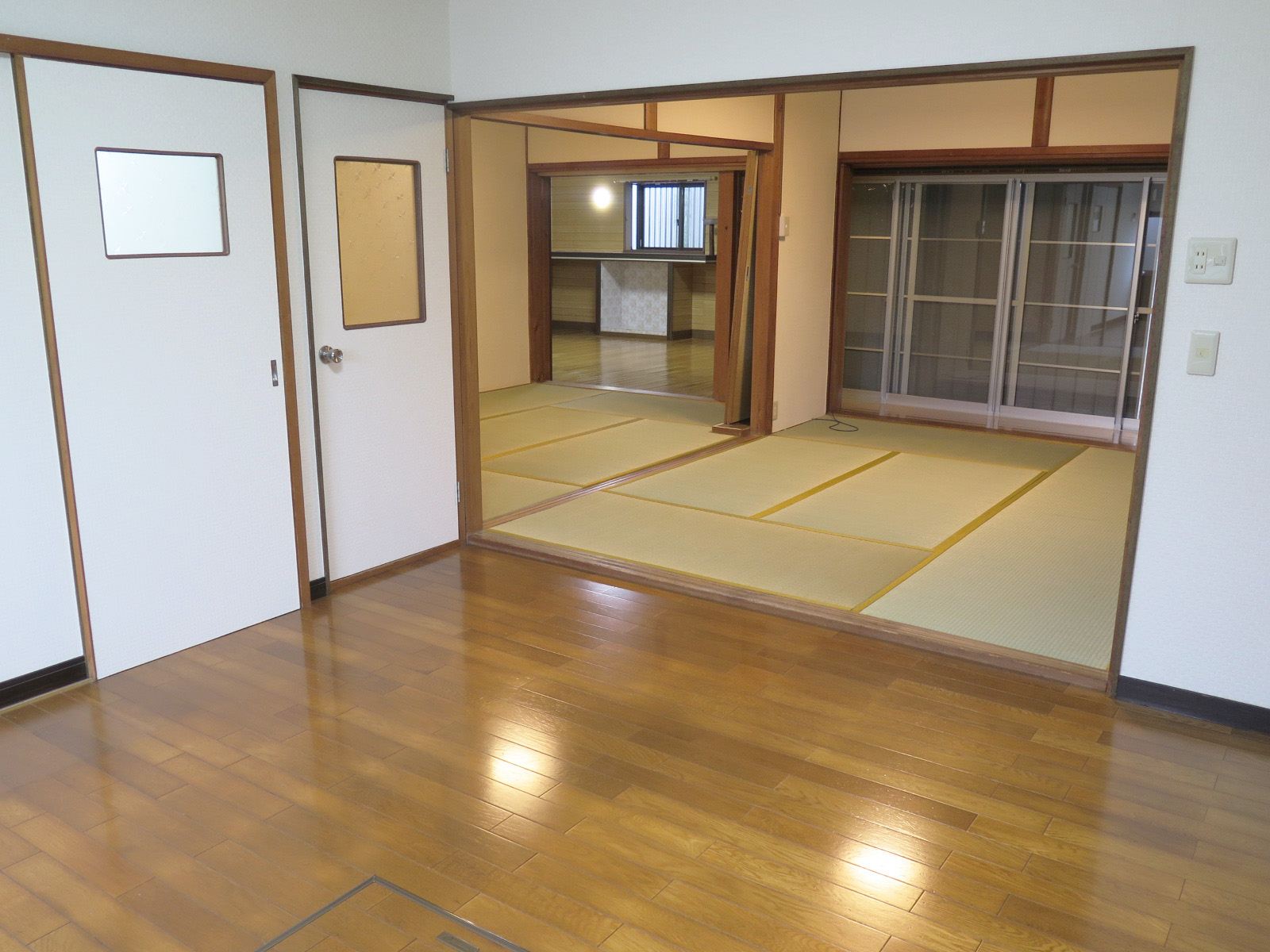 愛西市町方町